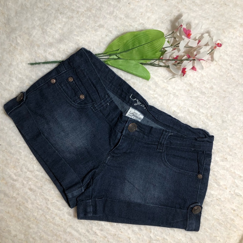 Smokin’ hot shorts 🔥